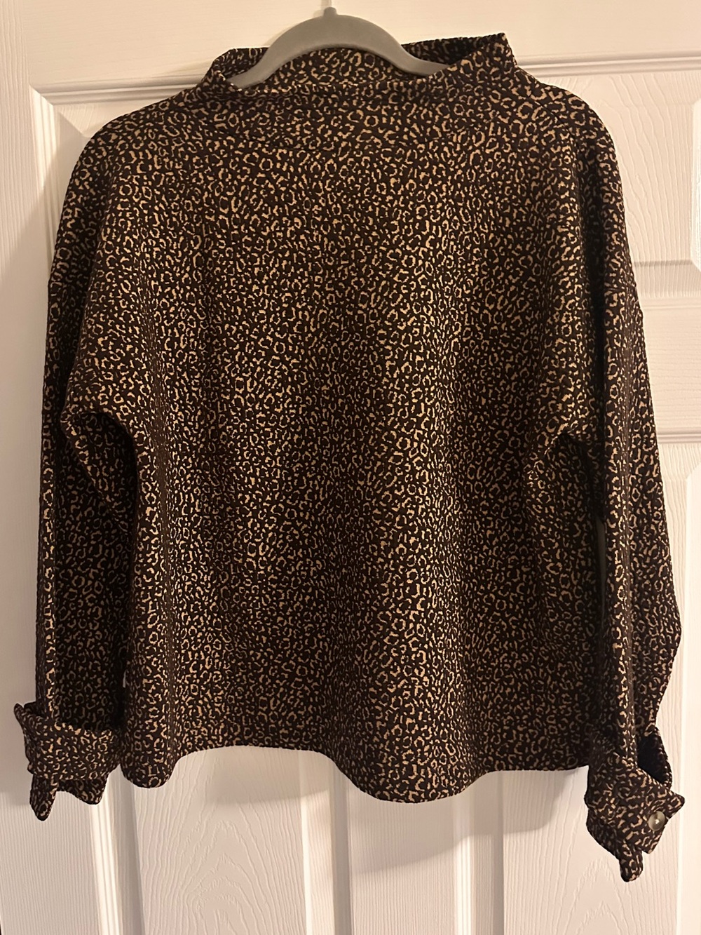 Ann Taylor Leopard Print Mock Neck Blouse Size Medium Brown Tan